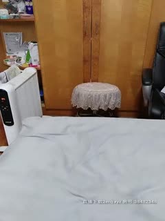 黑丝居家小少妇露脸白衬衣看着真骚,按摩棒摩擦骚逼自慰迷离的双眼,放荡的叫声第04集