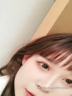 高颜值短发萌妹子【KIKI】道具自慰,大黑假屌口口骑乘插粉穴高潮大量喷水,掰穴特写非常诱人第05集