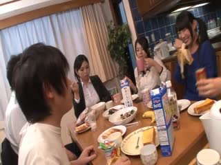 ATOM-179AVの撮影現場で家族全員まさかの鉢合わせ!秘第01集