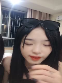 18岁梦涵宝贝--3.31❤️:小屁孩初次被口,爽不爽,有多爽,很爽,你不要害羞啊,不干啊,吊毛一个,性经验不足口硬了都不敢干!第01集