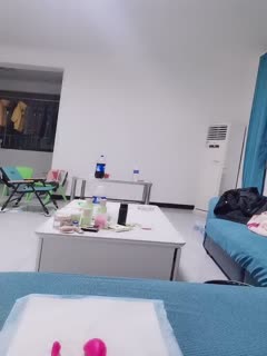 怀孕8个月的少妇深夜陪狼友撩骚,全程露脸挺着个大肚子开秀,互动狼友揉奶玩逼跳蛋摩擦,大逼逼特写展示第05集