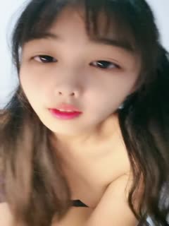 七彩美少女——甜甜爱圈——这个主播厉害,经历了3次变化,孕妇-生孩后变奶妈-少妇(扮成少女)第03集