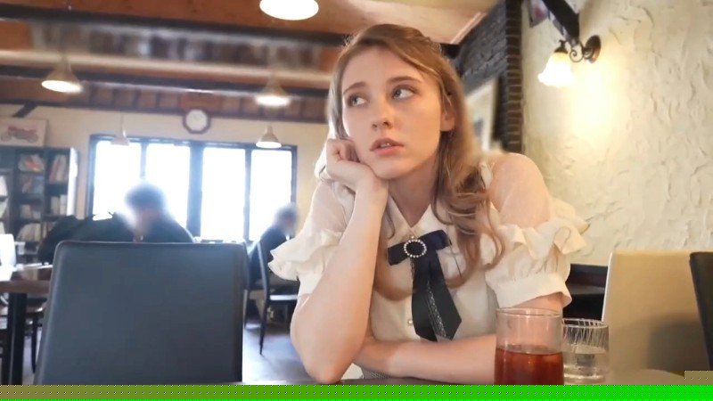 超美女神在咖啡店帮人口爆