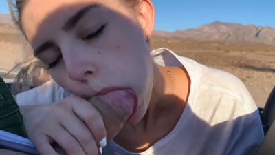 拉斯维加斯嫩妹豪车诱惑 埃尔菲敞篷车内激情狂飙