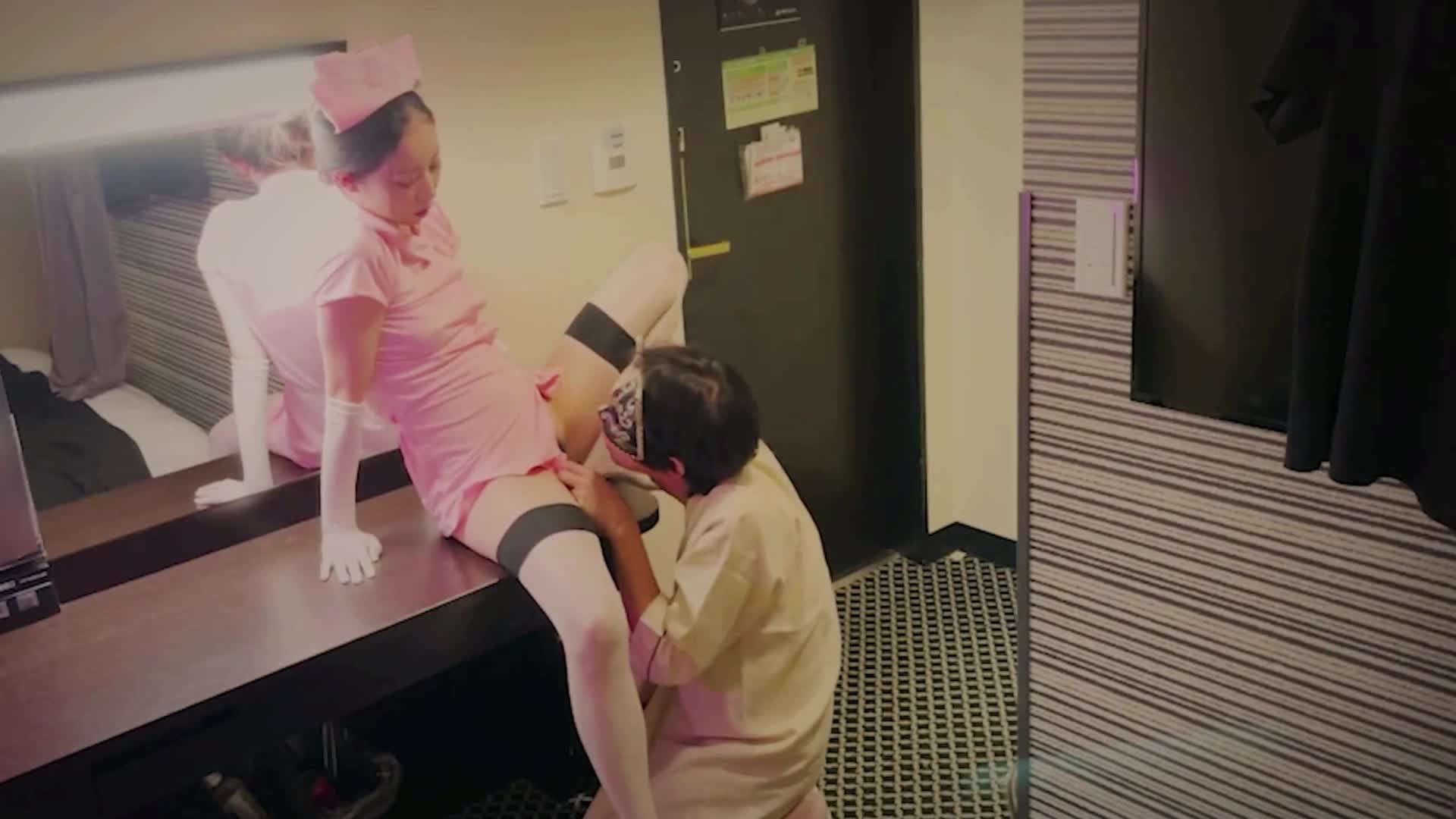 性感女护士与男友情趣游戏