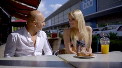 她在国外度过一周，体验了生命中最美妙的性爱