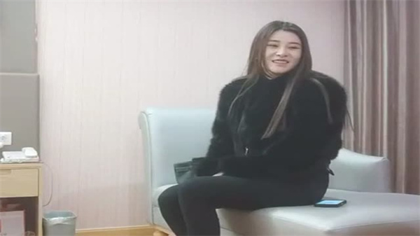 利哥探花:高颜值网红大长腿丰乳肥臀极致诱惑