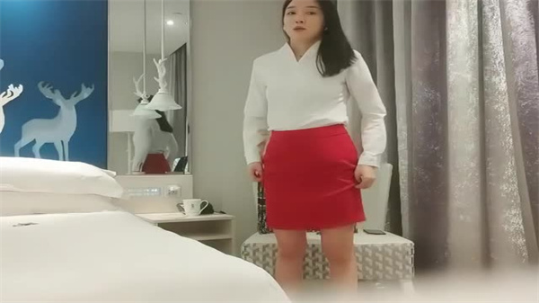 利哥探花猎艳170CM高挑极品尤物,顶级美女真空上阵大长腿撩人呻吟!