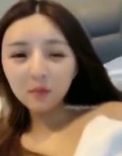 小酥胸美女直接邀约路人回家激情纵欲