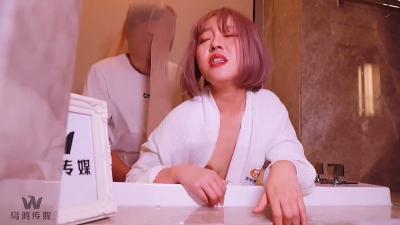 乌鸦0010千金小姐遭变态跟踪狂尾行 强行拖入小巷强奸中出