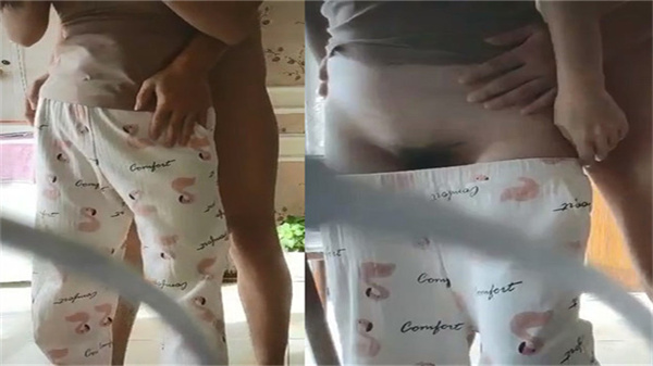 【偷拍实录】30岁清纯良家少妇的致命诱惑!湿身喘息挡不住