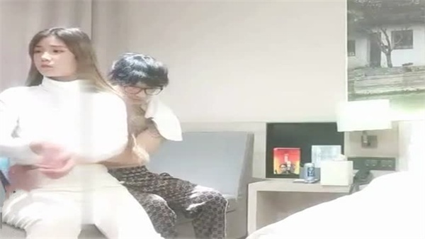 【利哥探花】约炮极品主播女神！顶级尤物任你疯狂征服！