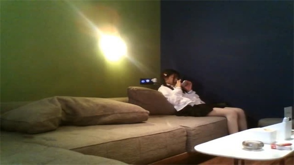 土豪哥私约纯欲双马尾JK美女，酒店双视角多体位激情实录