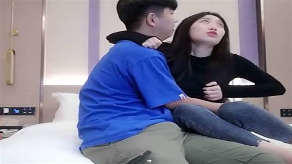 小宝寻花系列：网约极品气质女神，顶级尤物深喉口交激情第一弹